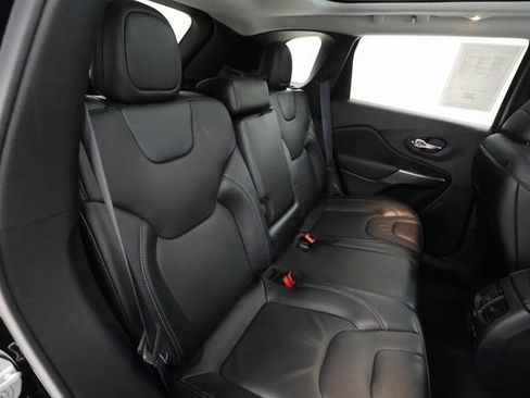 Used 2022 Jeep Cherokee Limited image 20