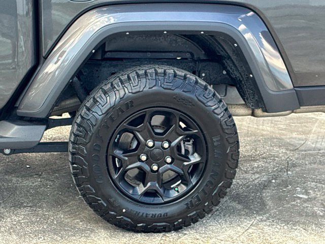 Used 2023 Jeep Gladiator Sport AWD/4WD image 12