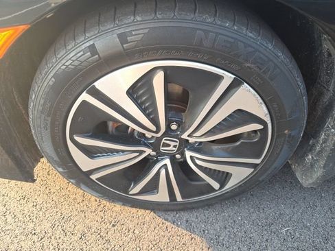 Used 2017 Honda Civic EX-T image 7