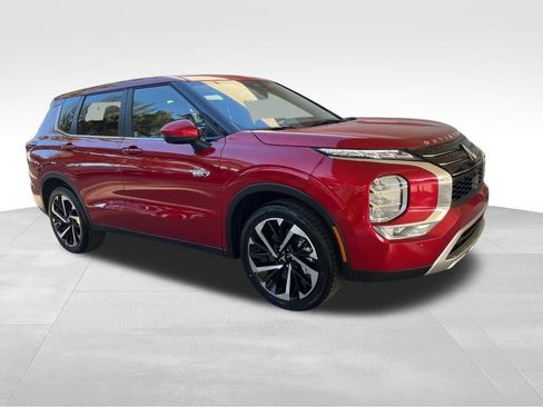 New 2025 Mitsubishi Outlander SE image 2