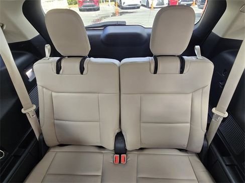 Used 2020 Ford Explorer XLT w/ Equipment Group 202A image 15