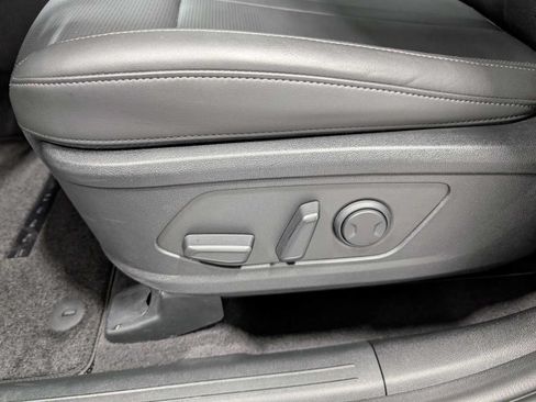 Certified 2025 Kia Sorento S AWD/4WD image 40