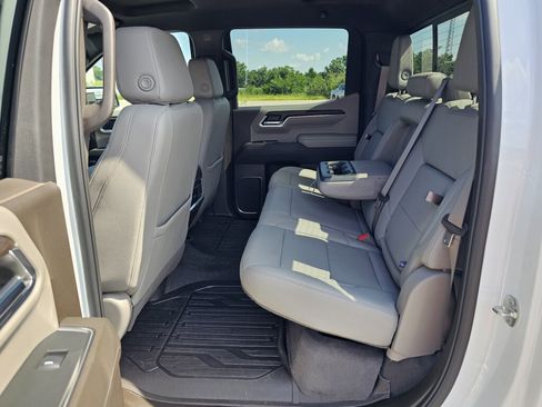 Used 2024 GMC Sierra 1500 SLT w/ SLT Premium Plus Package AWD/4WD image 33