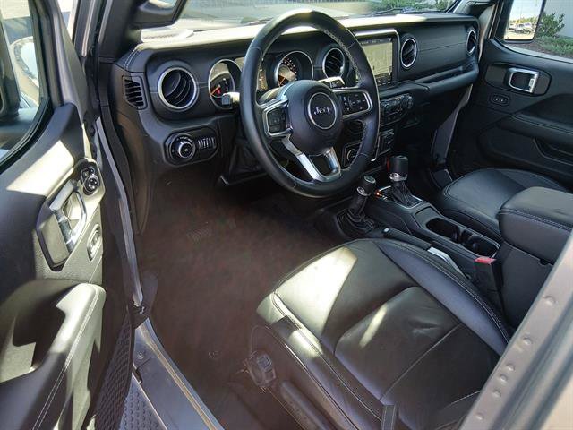 Used 2019 Jeep Wrangler Unlimited Sahara AWD/4WD image 9