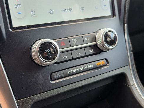 Used 2022 Ford Edge Titanium image 36