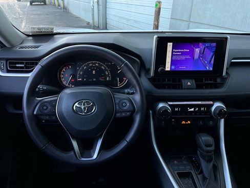 Used 2025 Toyota RAV4 XLE image 14