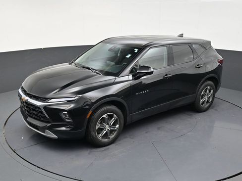 Used 2024 Chevrolet Blazer LT FWD image 12