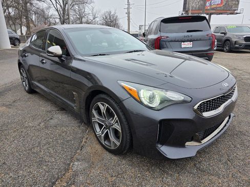 Used 2021 Kia Stinger GT-Line image 3
