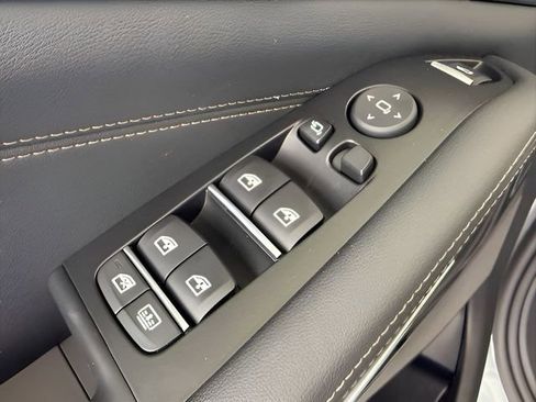 Used 2026 BMW X7 xDrive40i w/ M Sport Package image 17