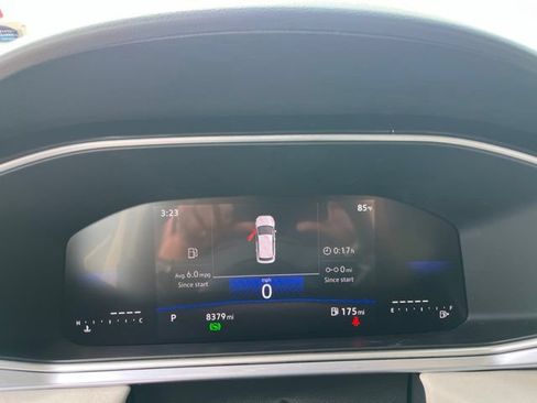 Used 2025 Volkswagen Taos SE FWD image 19
