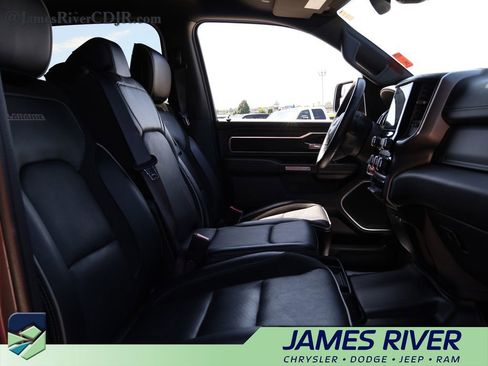 Used 2024 RAM 1500 Laramie AWD/4WD image 9