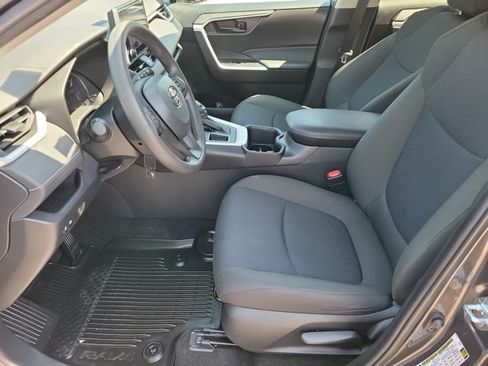 Used 2023 Toyota RAV4 LE FWD image 5