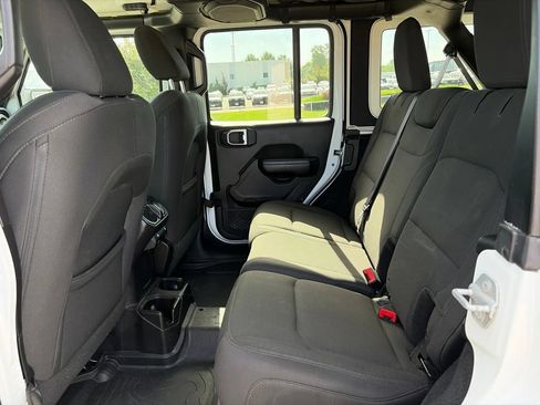 Used 2018 Jeep Wrangler Unlimited Sport S AWD/4WD image 38