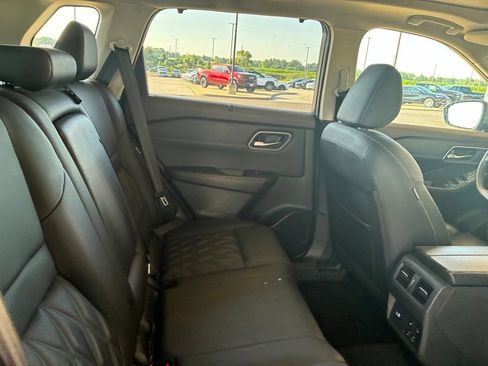 Used 2021 Nissan Rogue Platinum AWD/4WD image 23