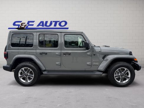 Used 2023 Jeep Wrangler Unlimited Sahara w/ LED Lighting Group AWD/4WD image 5