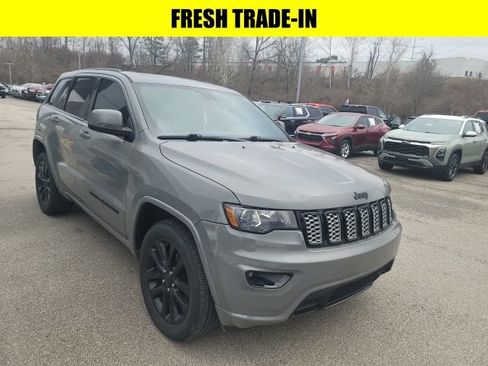 Used 2019 Jeep Grand Cherokee Altitude image 1