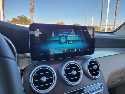 Used 2021 Mercedes-Benz GLC 300 image 23