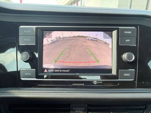 Used 2024 Volkswagen Jetta SE FWD image 23