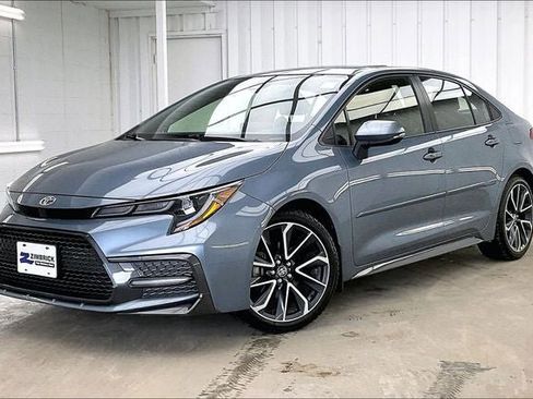 Used 2020 Toyota Corolla XSE image 2