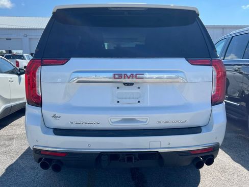 Used 2021 GMC Yukon XL Denali w/ Denali Premium Package AWD/4WD image 5