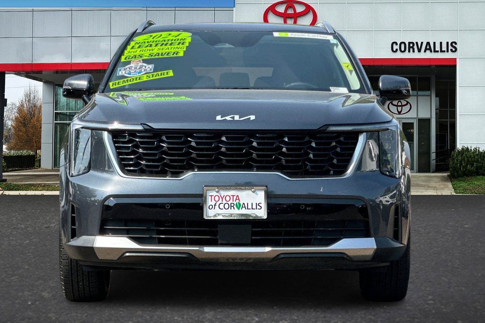 Used 2024 Kia Sorento S FWD image 9