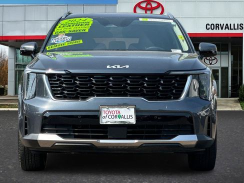 Used 2024 Kia Sorento S FWD image 9
