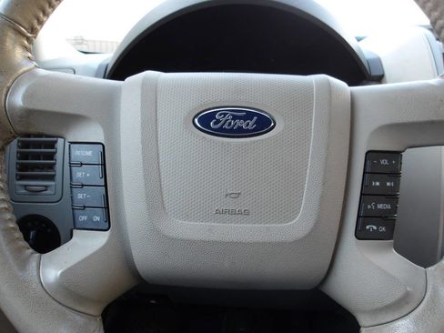 Used 2009 Ford Escape XLT AWD/4WD image 16