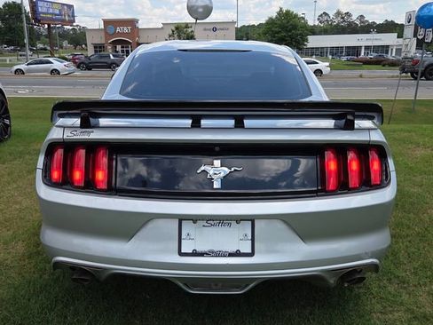 Used 2017 Ford Mustang Coupe RWD image 11