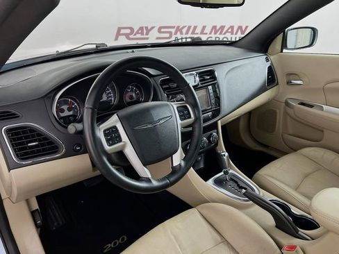 Used 2013 Chrysler 200 Limited image 30