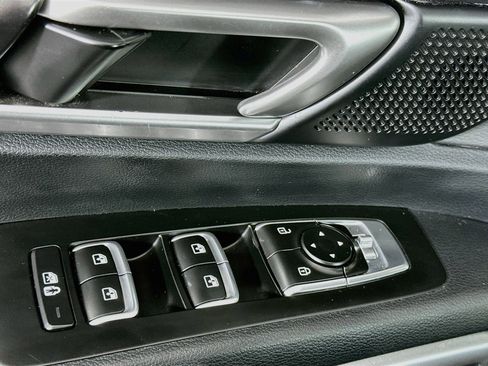 Used 2025 Kia Telluride S FWD image 15