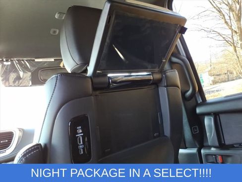 New 2026 Chrysler Pacifica Select image 12