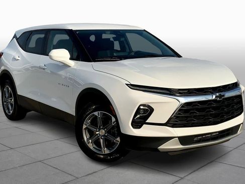 Certified 2023 Chevrolet Blazer LT w/ Driver Confidence Package image 2