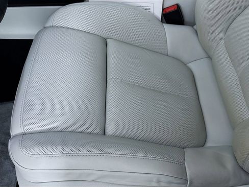 Certified 2024 Porsche Macan S AWD/4WD image 21