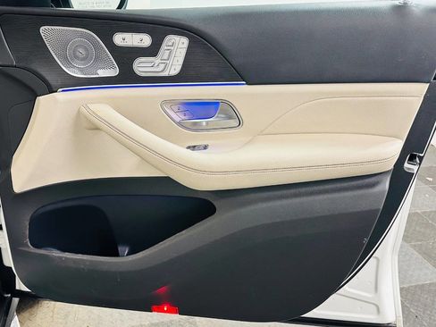 Used 2020 Mercedes-Benz GLE 580 4MATIC w/ Parking Assist Package image 26