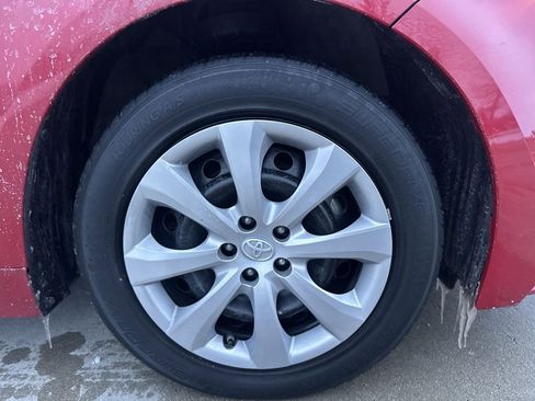 Used 2021 Toyota Corolla LE image 10