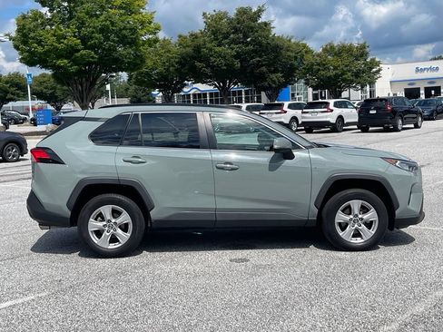 Used 2019 Toyota RAV4 XLE w/ Carpet Mat Package AWD/4WD image 4