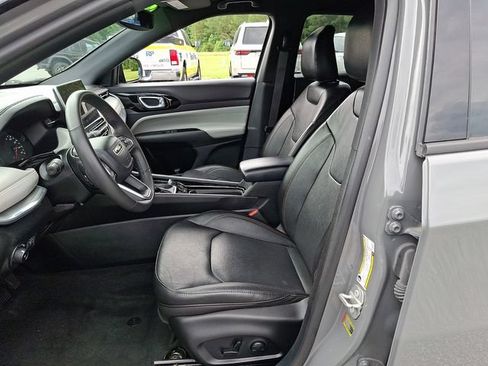 Used 2023 Jeep Compass Limited AWD/4WD image 13