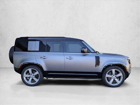 Certified 2022 Land Rover Defender 110 X-Dynamic HSE image 5