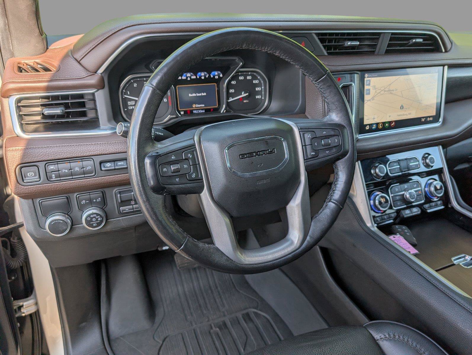 Used 2021 GMC Yukon Denali w/ Denali Premium Package RWD image 4