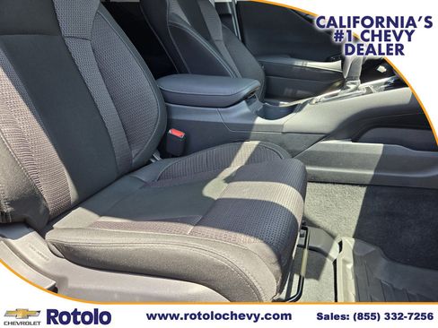 Used 2025 Subaru Outback Premium AWD/4WD image 11