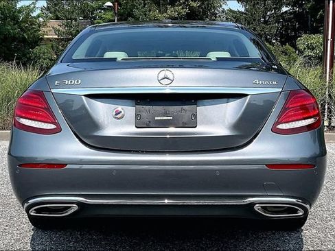 Certified 2018 Mercedes-Benz E 300 4MATIC image 16