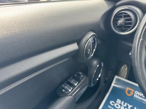 Used 2017 MINI Cooper 4-Door Hardtop FWD image 24