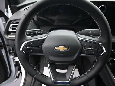 New 2026 Chevrolet Traverse LT w/ Driver Confidence Package FWD image 11