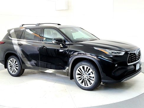 New 2026 Toyota Highlander Platinum image 7