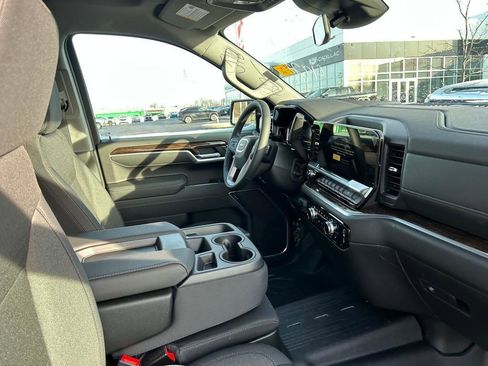 New 2026 GMC Sierra 1500 SLE w/ Preferred Package image 19