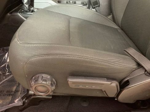 Used 2023 Jeep Wrangler Sahara image 15