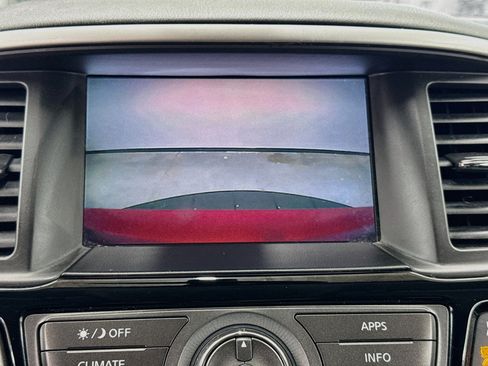 Used 2018 Nissan Pathfinder SV AWD/4WD image 21
