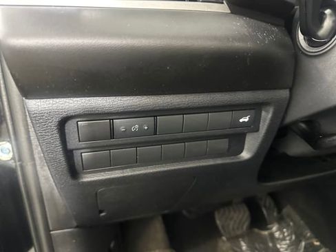 Used 2022 Mitsubishi Outlander SE image 19