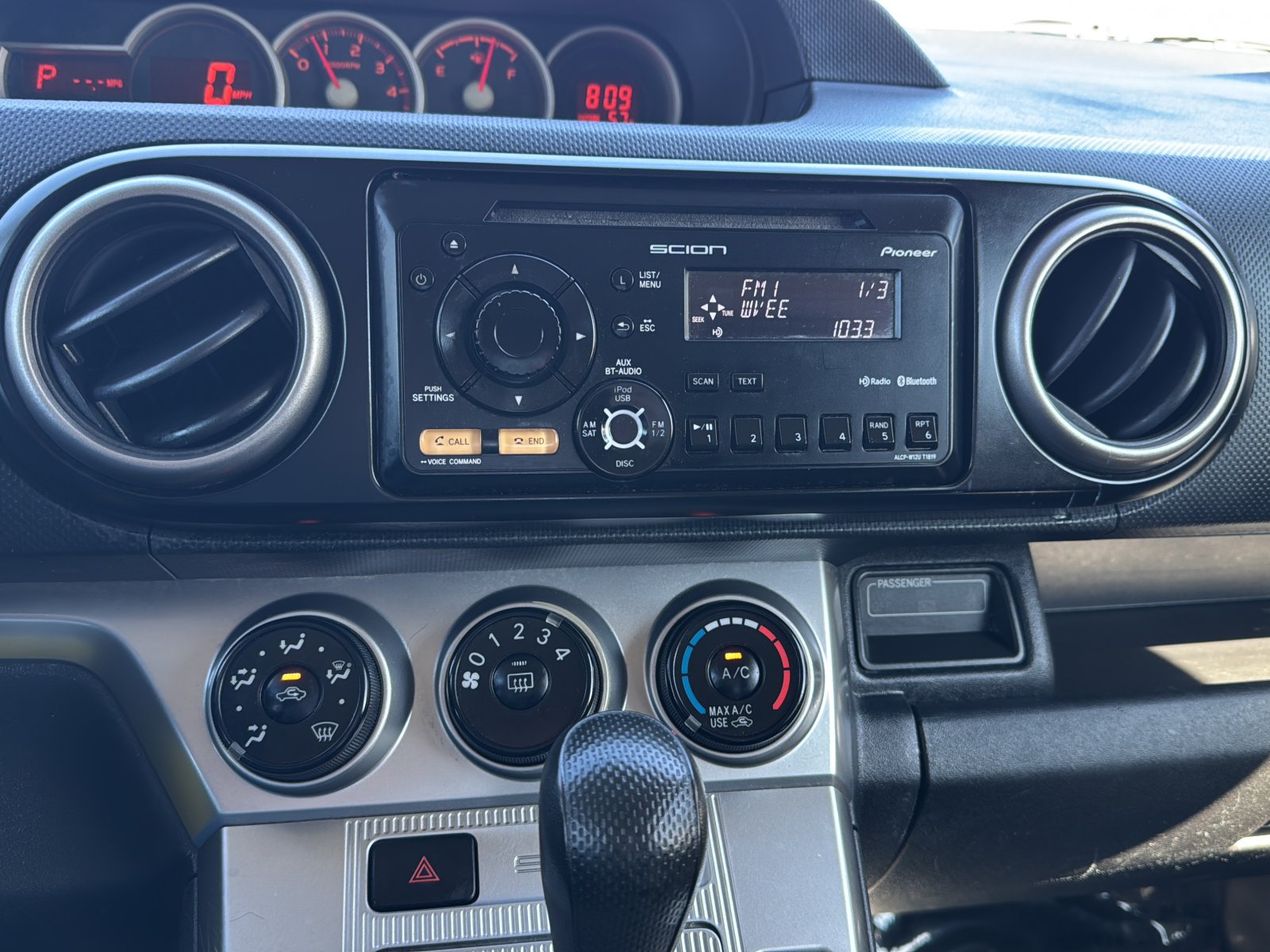 Used 2012 Scion xB FWD image 17
