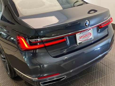 Used 2020 BMW 750i xDrive AWD/4WD image 7